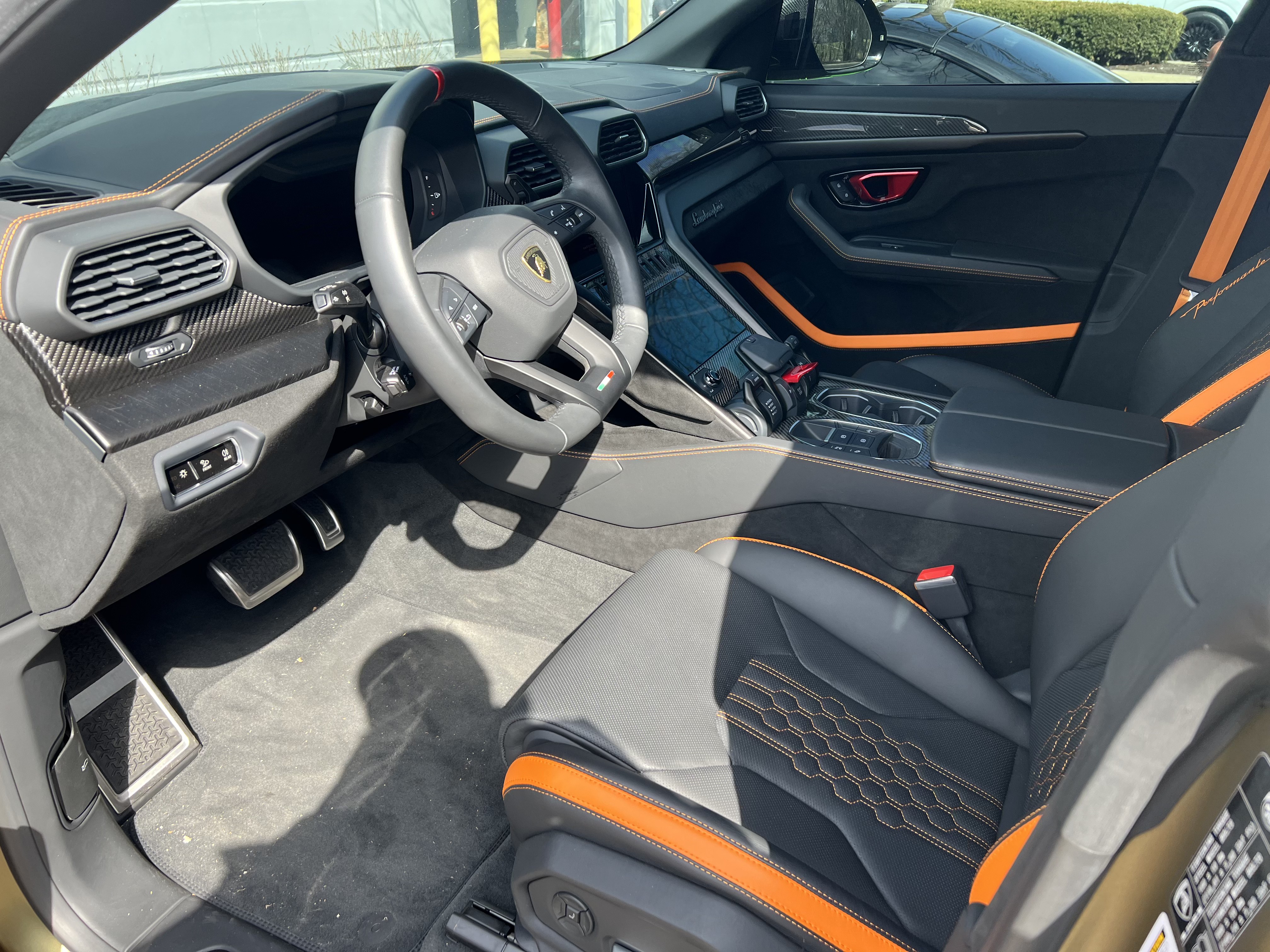 Lamborghini Urus Performante thumbnail 2