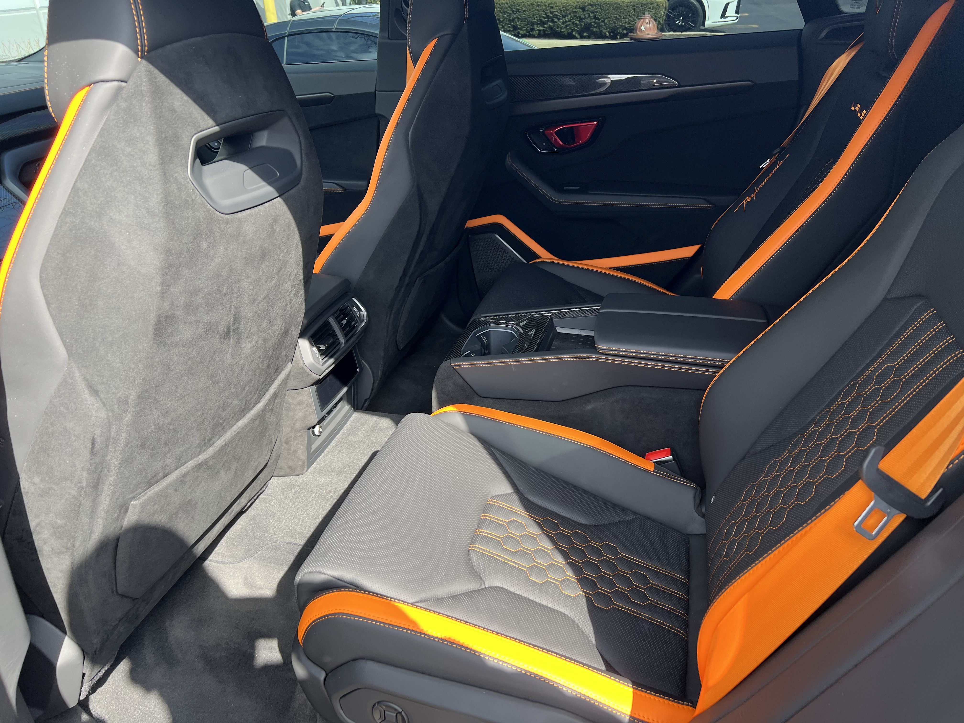 Lamborghini Urus Performante thumbnail 3