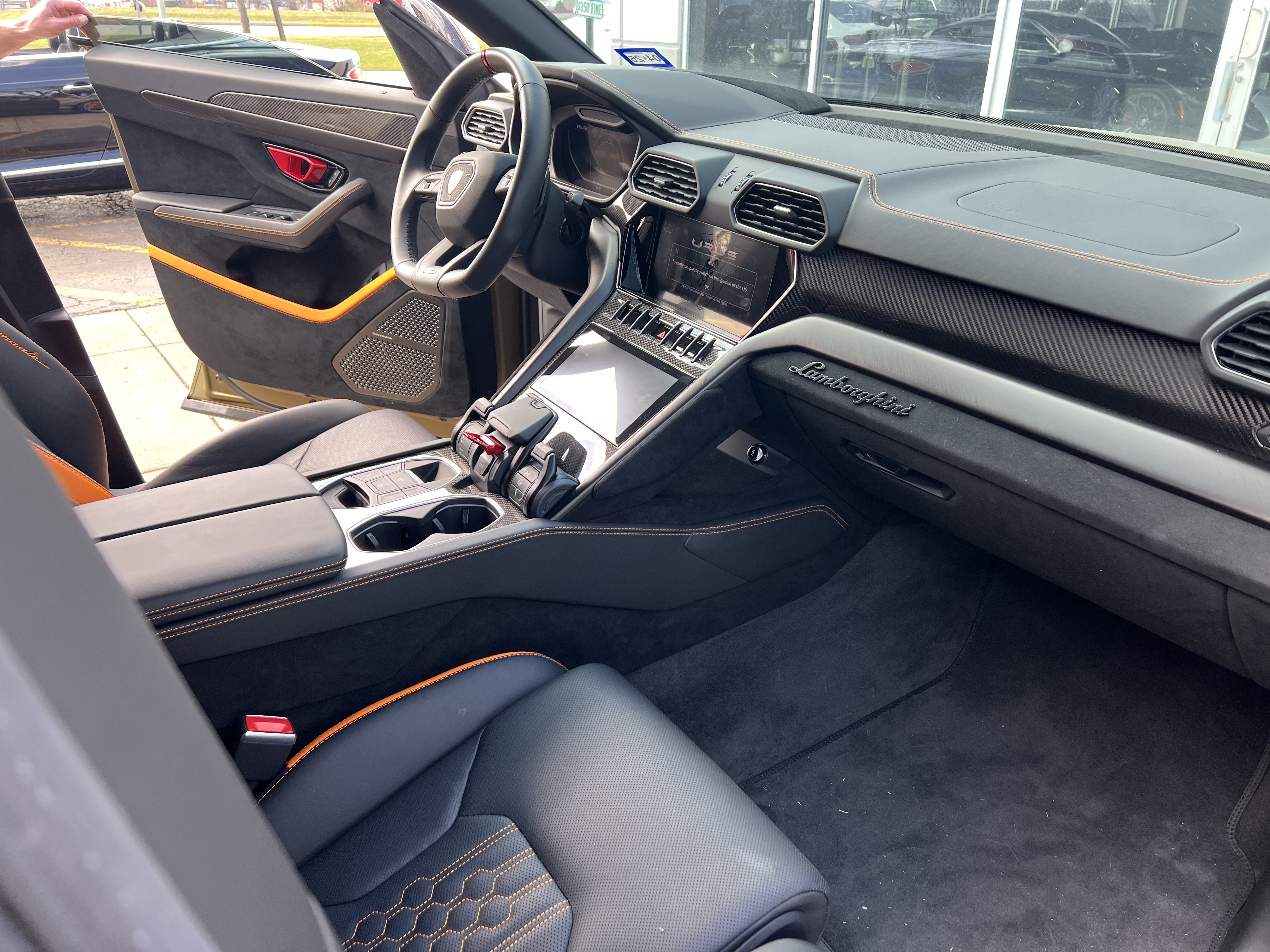 Lamborghini Urus Performante thumbnail 6