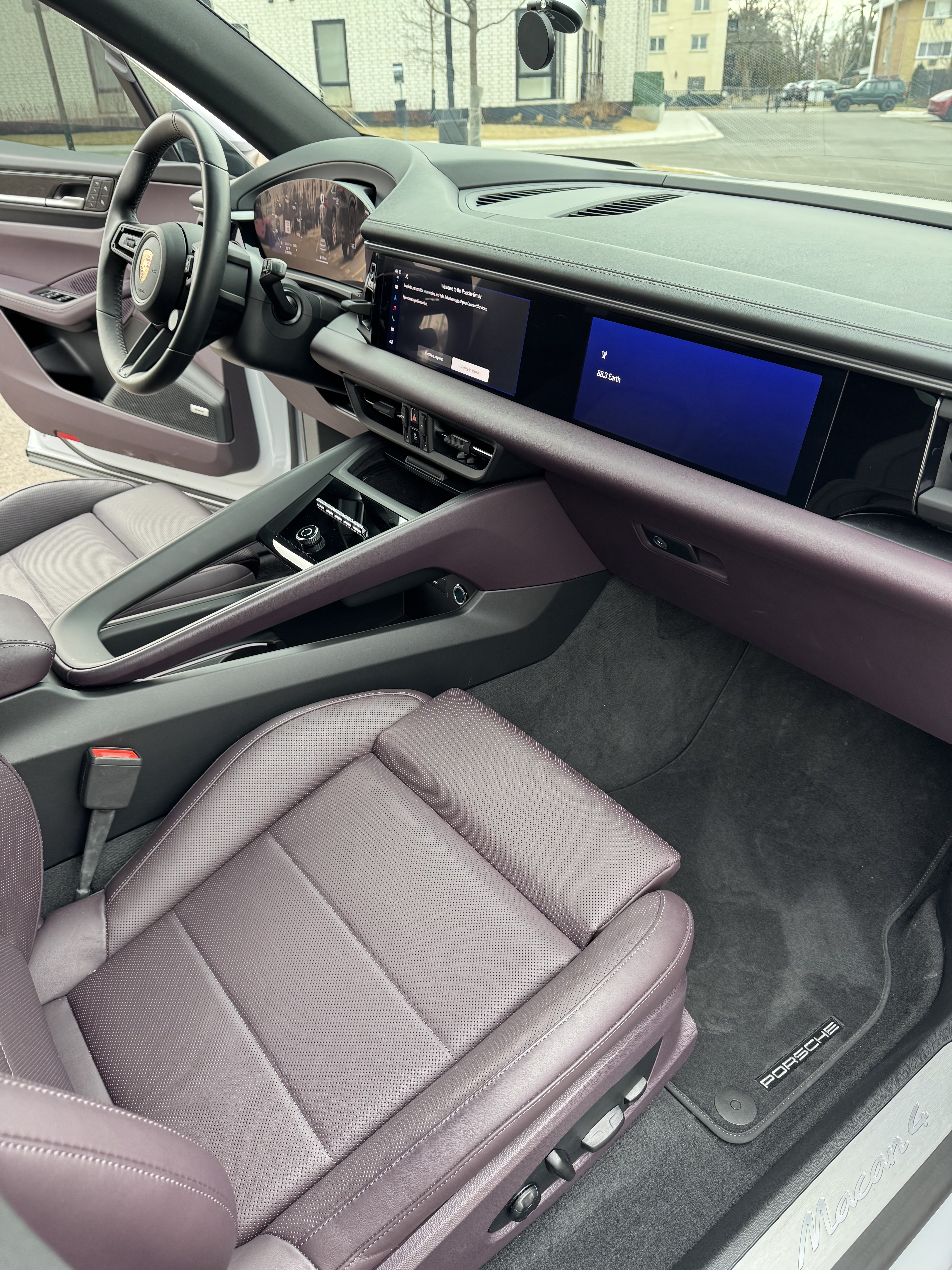 Porsche Macan Electric thumbnail 3