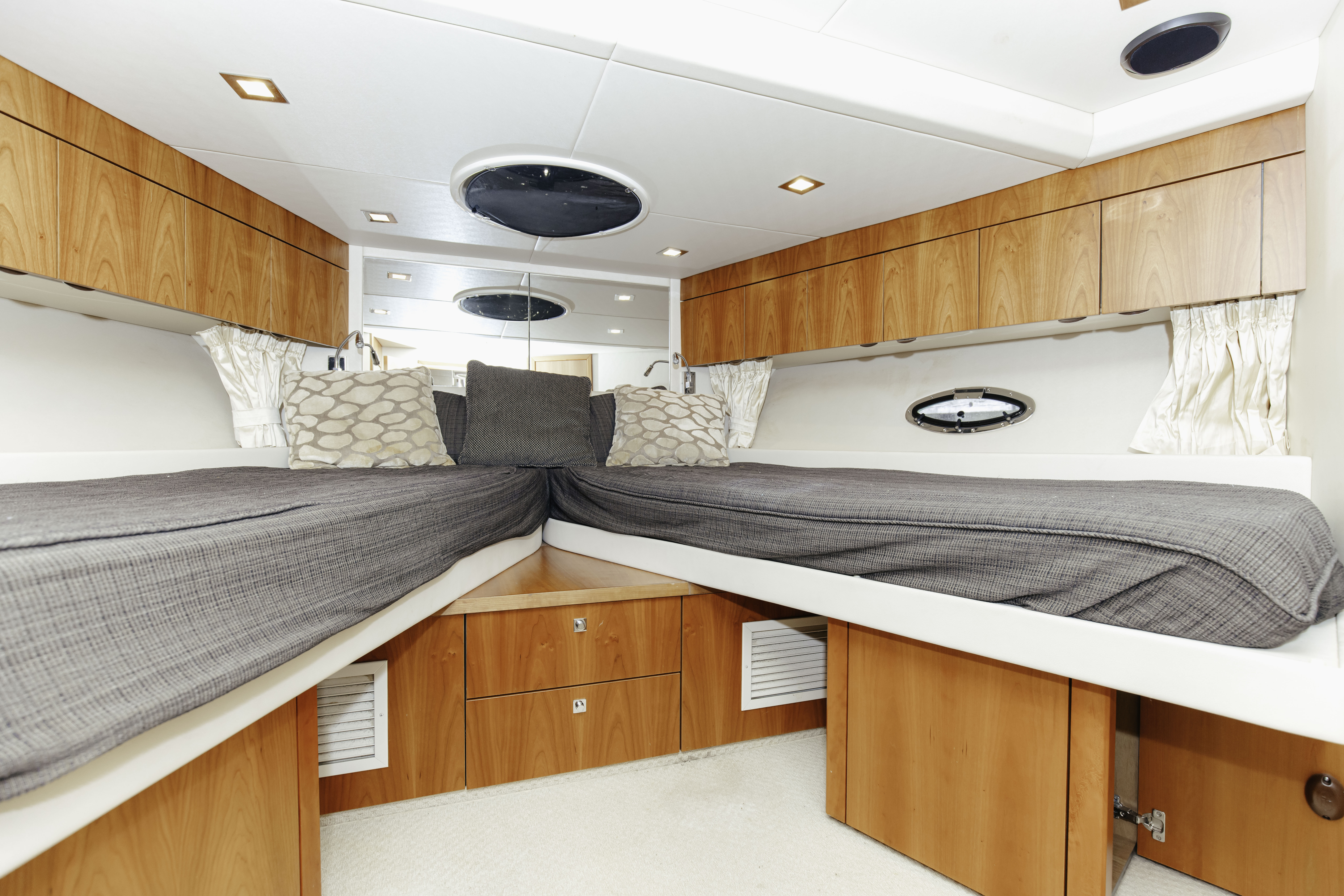 Sunseeker Portofino 50ft thumbnail 13