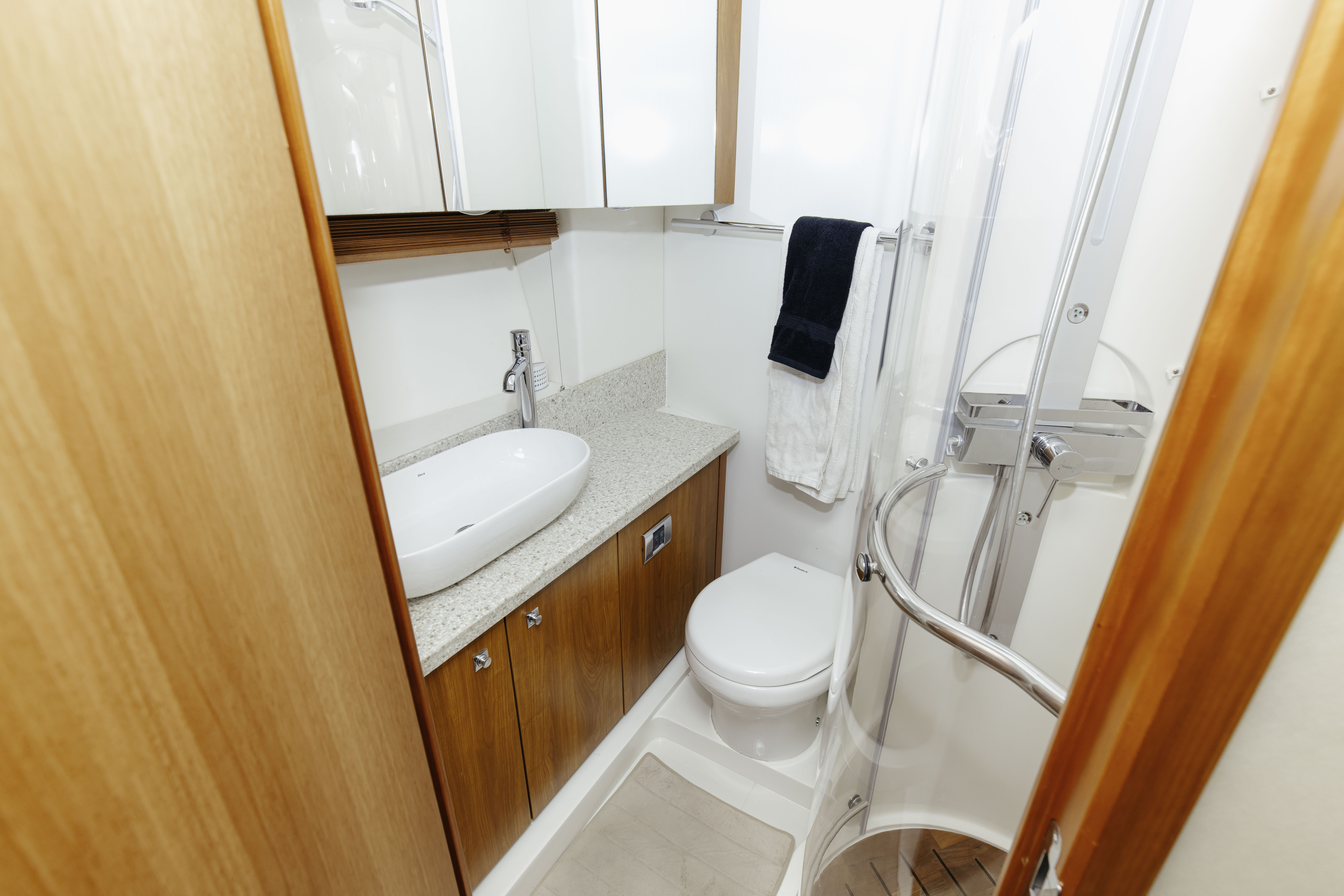 Sunseeker Portofino 50ft thumbnail 14