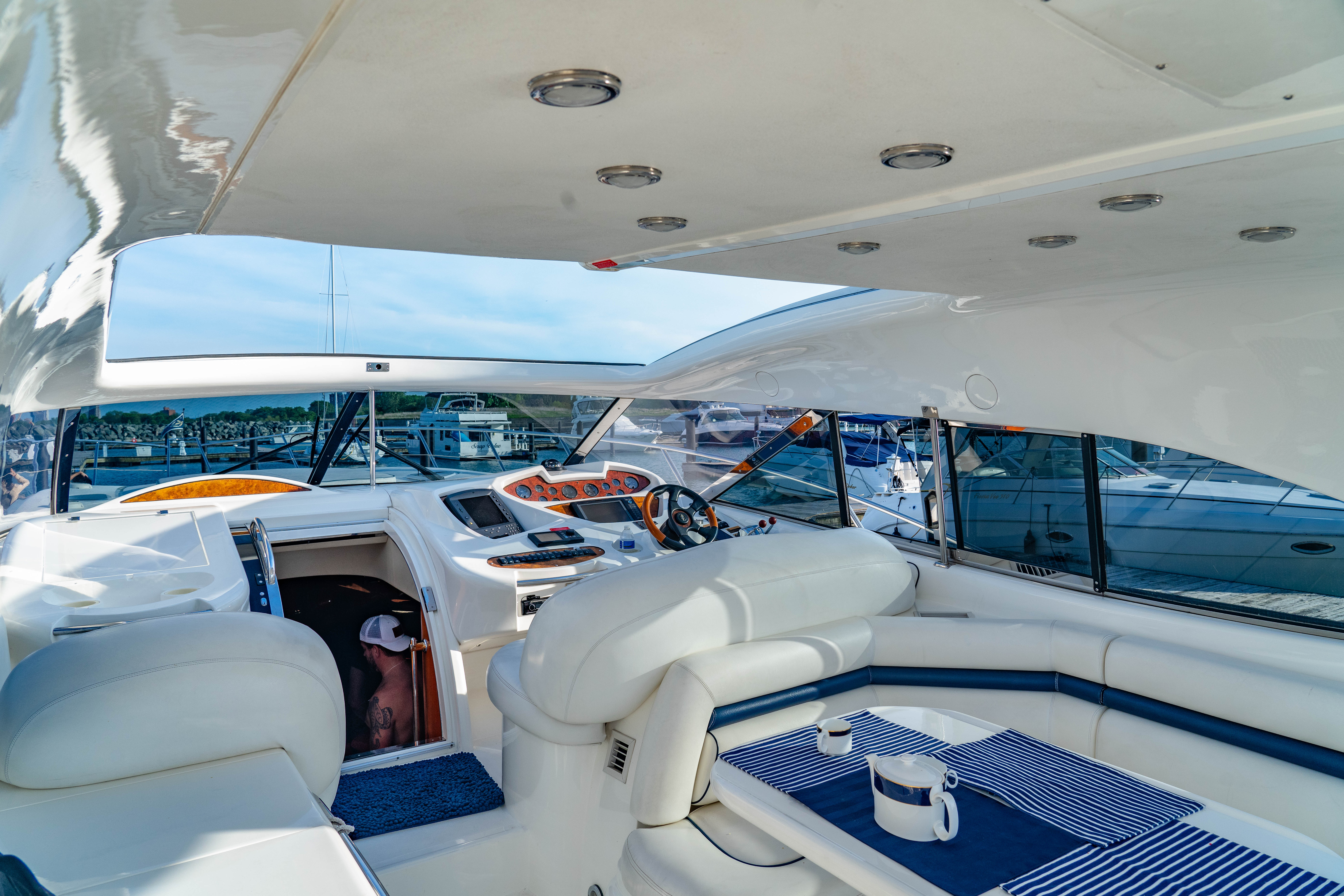 Sunseeker Predator 60ft thumbnail 10